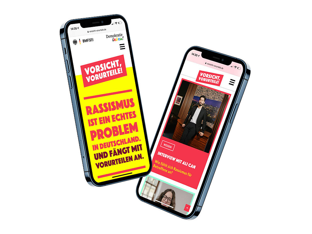 Zwei Smartphone-Mockups der Kampagnen-Website "Vorsicht, Vorurteile!" für die Referenz "Vorsicht, Vorurteile!" der Agentur THE BRETTINGHAMS.